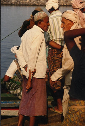 hodeida09.jpg (88576 bytes)