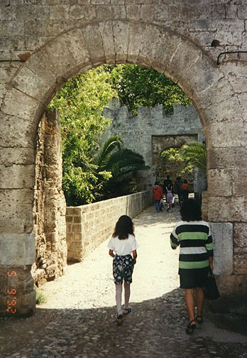 rhodes05.jpg (104699 bytes)
